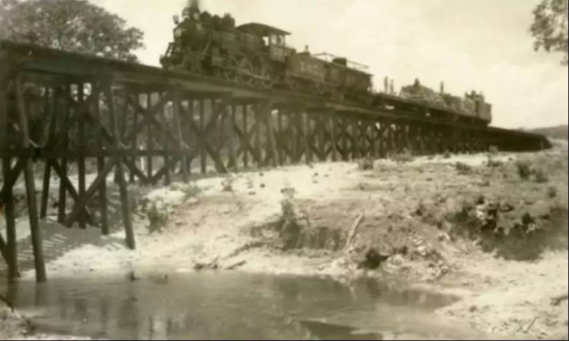 Escárcega: la ciudad que honra al ingeniero de las vías del Ferrocarril del Sureste