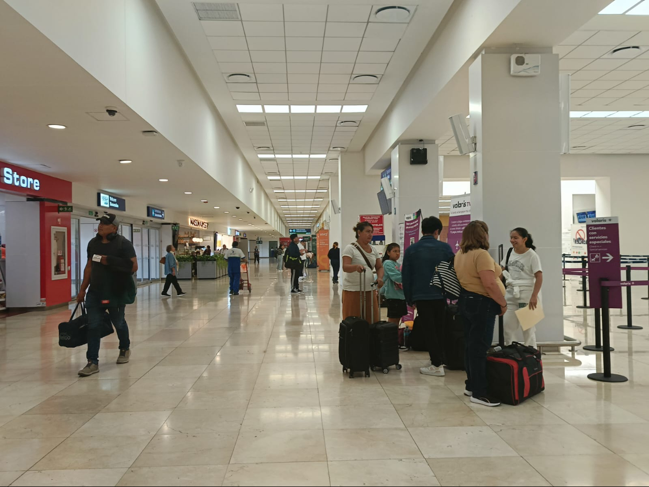 Hay buena afluencia de pasajeros en el aeropuerto de Mérida