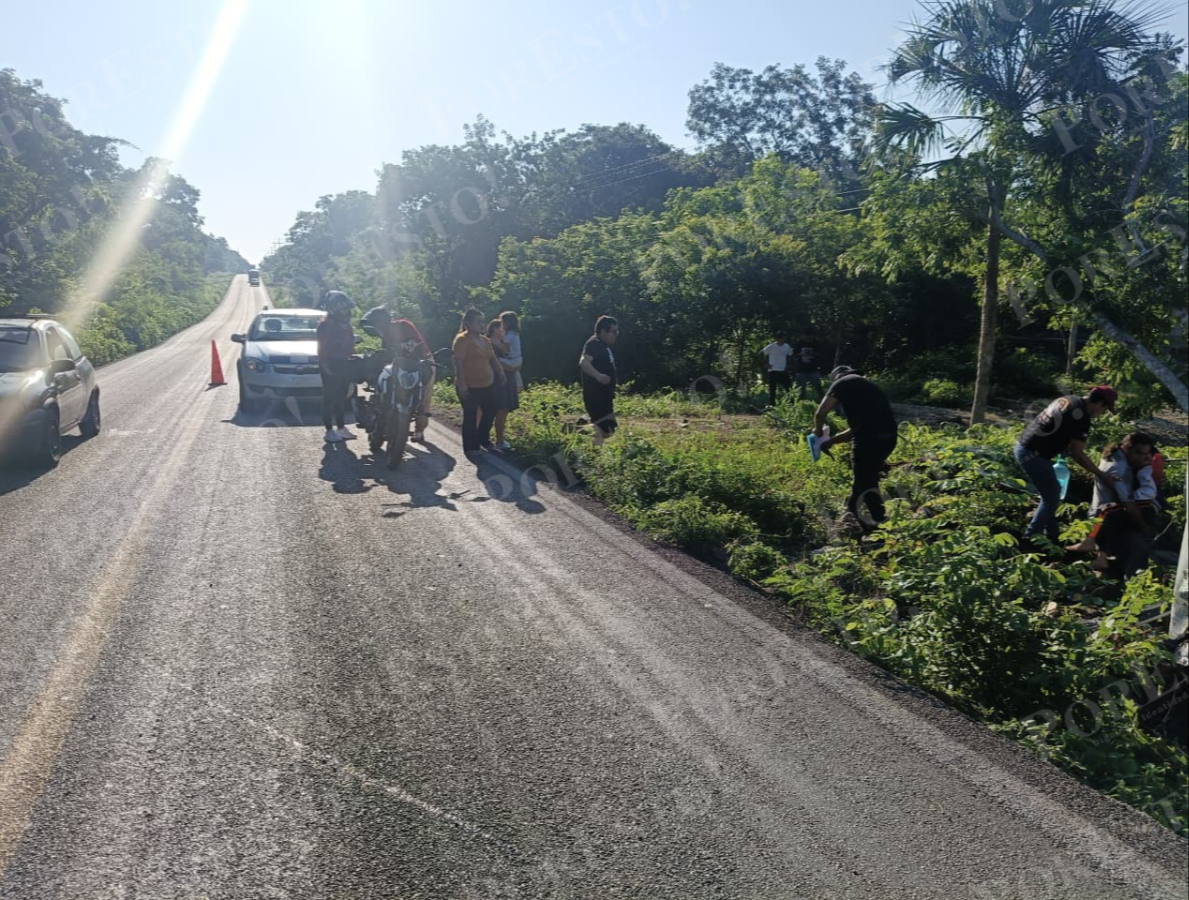 Se cree que lo angosto de la carretera pudo haber causado el incidente Se cree que lo angosto de la carretera pudo haber causado el incidente