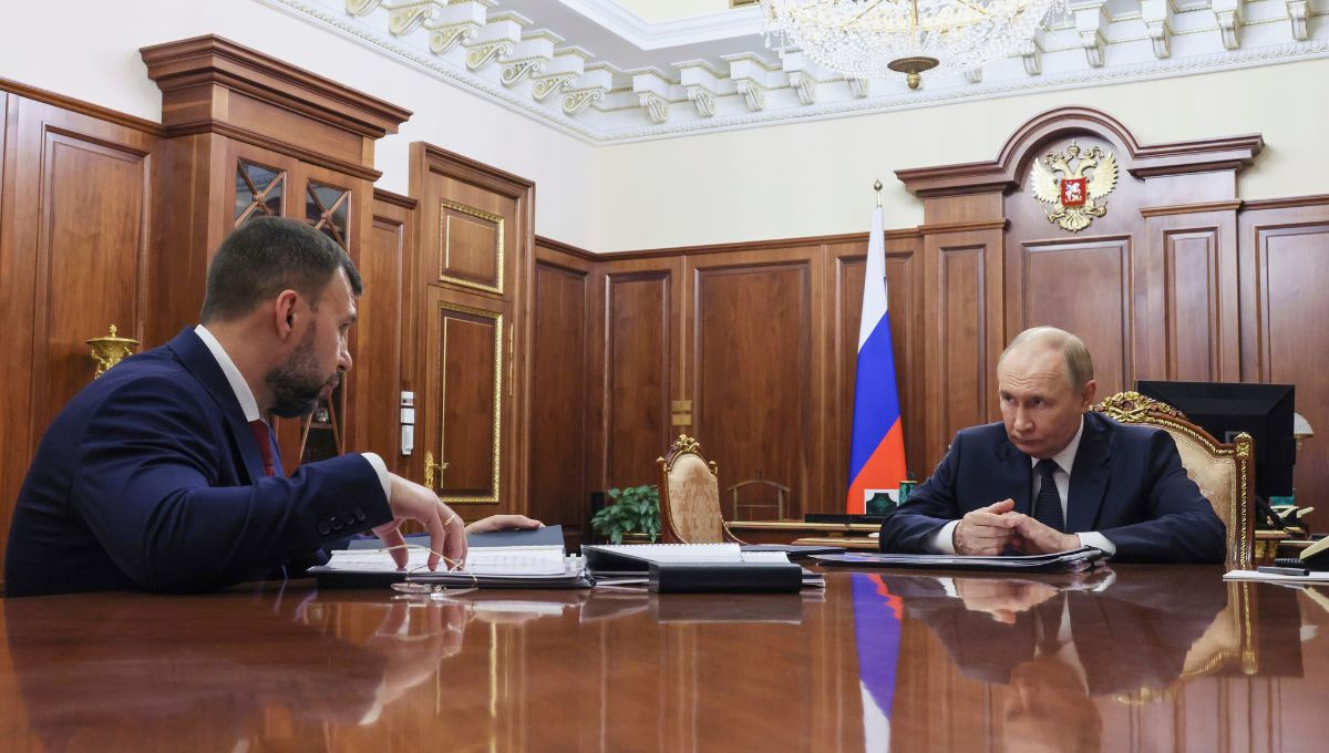 De acuerdo con el medio británico, el mandatario ruso también habría ofrecido suspender los avances militares en Jersón y Zaporiyia