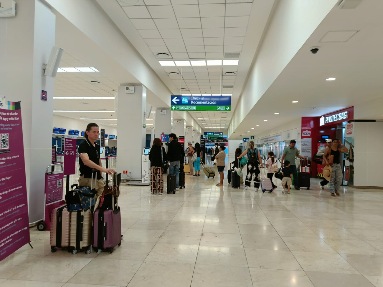 Pese a la visibilidad reducida, los primeros vuelos despegaron sin retrasos.