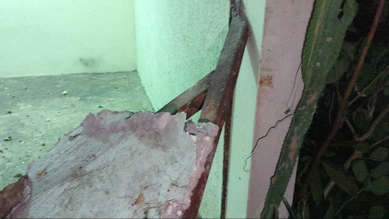 Colapsa techo y fachada de vivienda en la colonia Tacubaya de Quintana Roo; no se reportan lesionados Colapsa techo y fachada de vivienda en la colonia Tacubaya de Quintana Roo; no se reportan lesionados