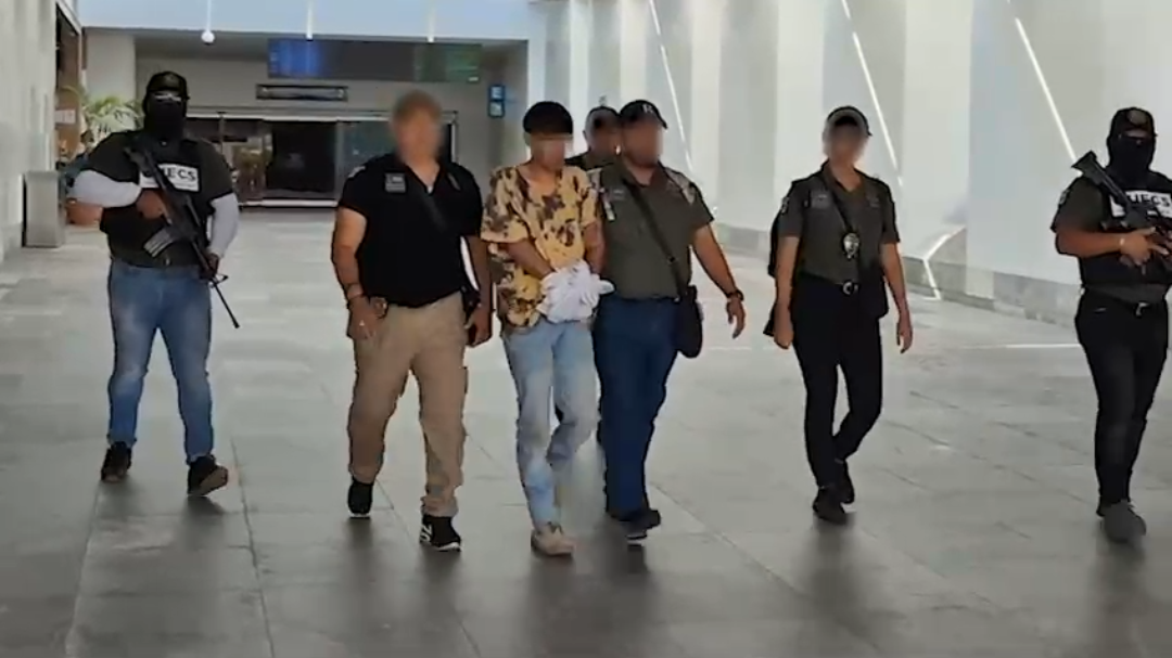Detienen en Coahuila a Víctor Alfonso “N” por el presunto delito de secuestro exprés en Chetumal Detienen en Coahuila a Víctor Alfonso “N” por el presunto delito de secuestro exprés en Chetumal