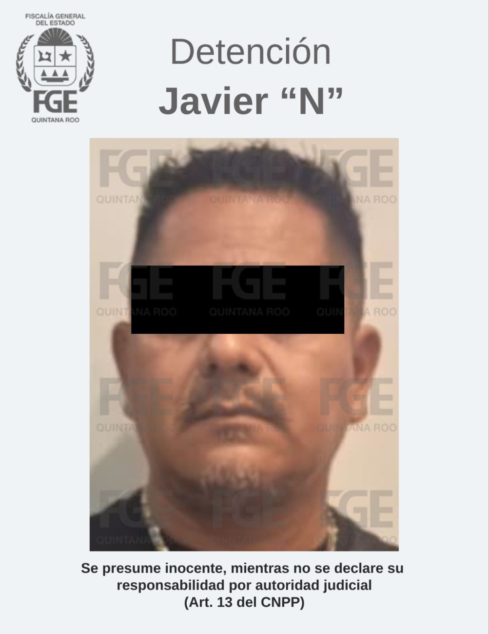 Entre las pertenencias del detenido, están un teléfono celular, dinero en efectivo, preservativos y material sólido de color blanco, parecido al crack