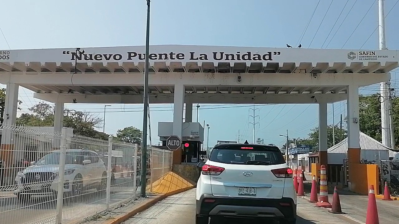 Habitantes reclaman falta de modernización y transparencia en las casetas de cobro, pese a la millonaria recaudación. Habitantes reclaman falta de modernización y transparencia en las casetas de cobro, pese a la millonaria recaudación.