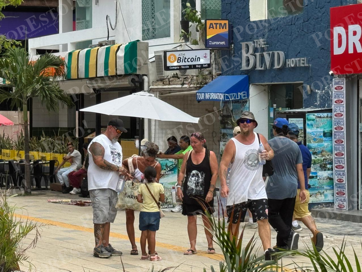 La Quinta Avenida es el centro de concentración de menores de edad vendiendo artesanías al turismo