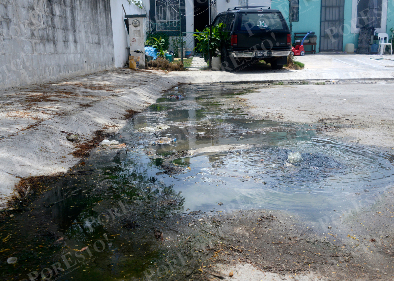 Los habitantes de la colonia mantienen sus puertas y ventanas cerradas para tratar de mitigar los malos olores, mismos que generan preocupación Los habitantes de la colonia mantienen sus puertas y ventanas cerradas para tratar de mitigar los malos olores, mismos que generan preocupación