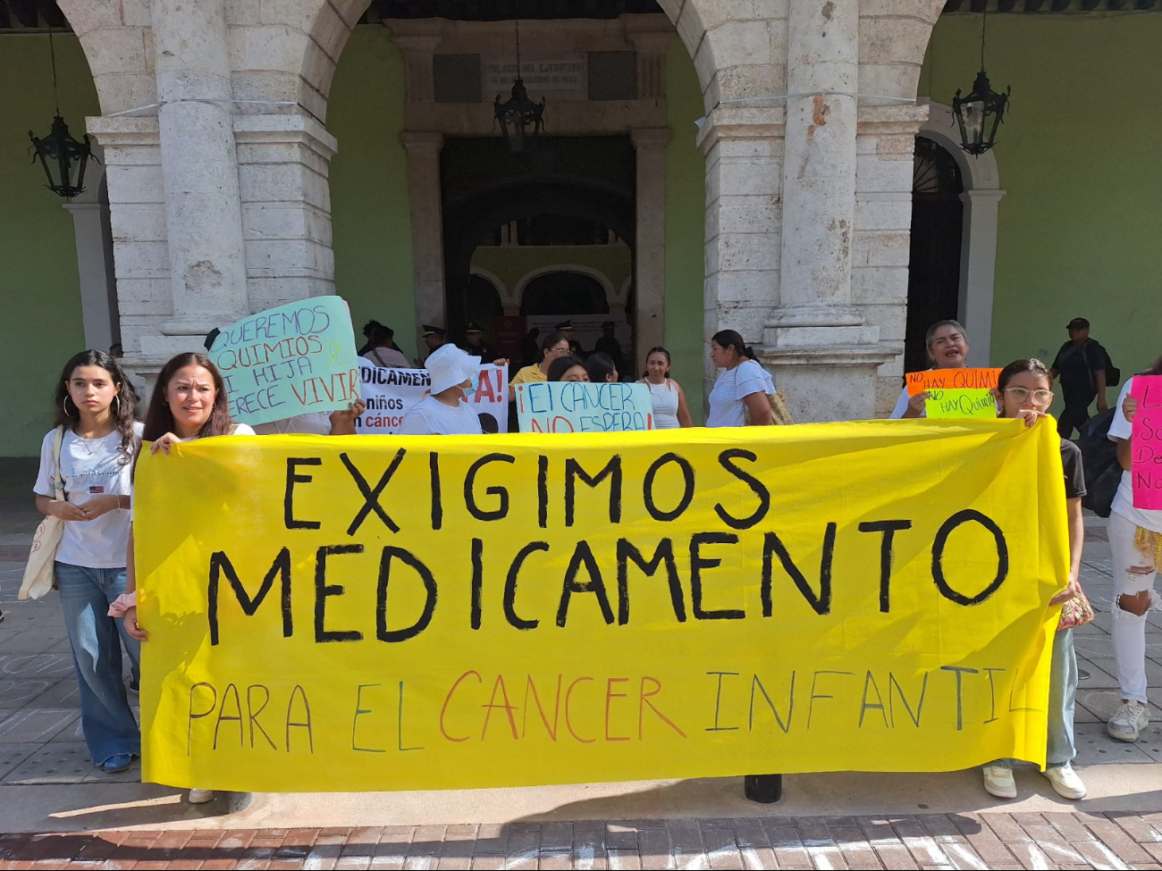Padres reclaman el reabastecimiento de fármacos en el hospital O’Horán.
