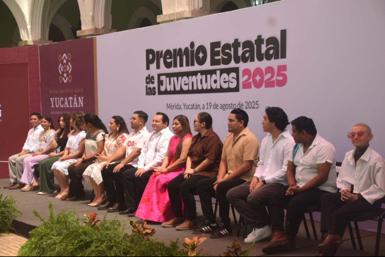 Se entregó el “Premio Estatal de las Juventudes 2025” en el Palacio de Gobierno