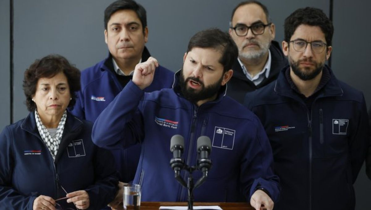 Gabriel Boric, presidente de Chile (centro)