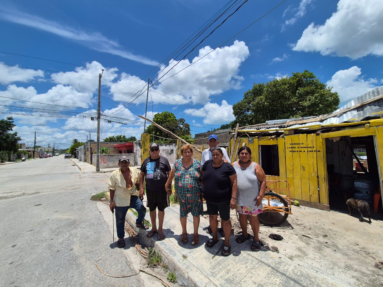 Vecinos de la colonia El Tajonal sin luz: ya lo reportaron a la CFE, pero siguen sin respuesta