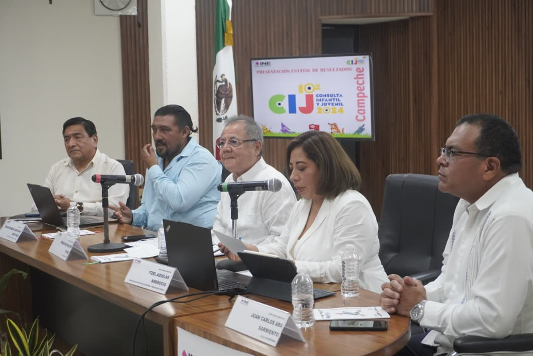 Adolescentes exigen acciones contra el ciberacoso en Campeche