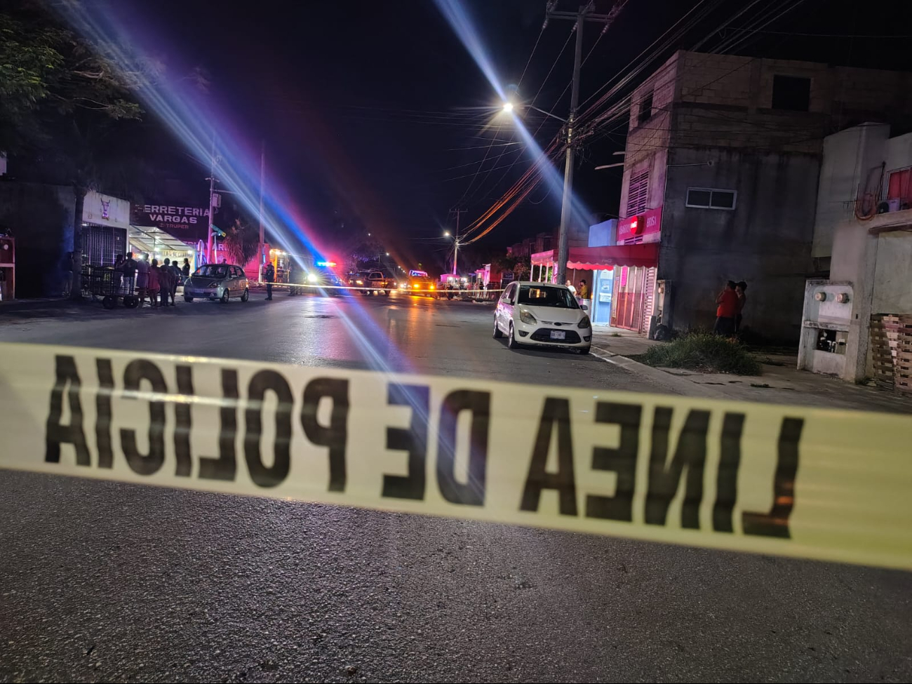 Ataque armado deja lesionados en taquería de Cancún Ataque armado deja lesionados en taquería de Cancún