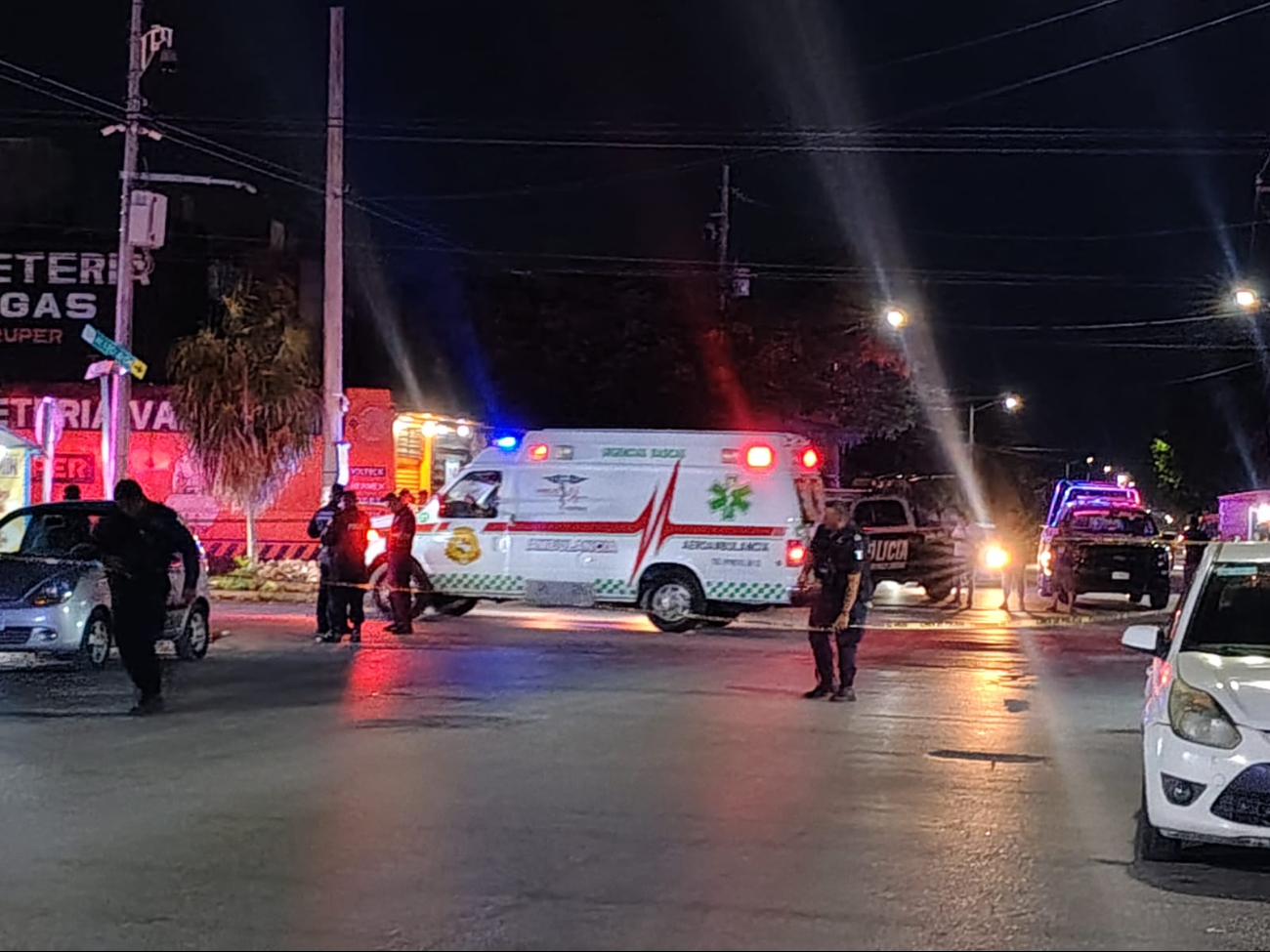 Ataque armado deja lesionados en taquería de Cancún Ataque armado deja lesionados en taquería de Cancún