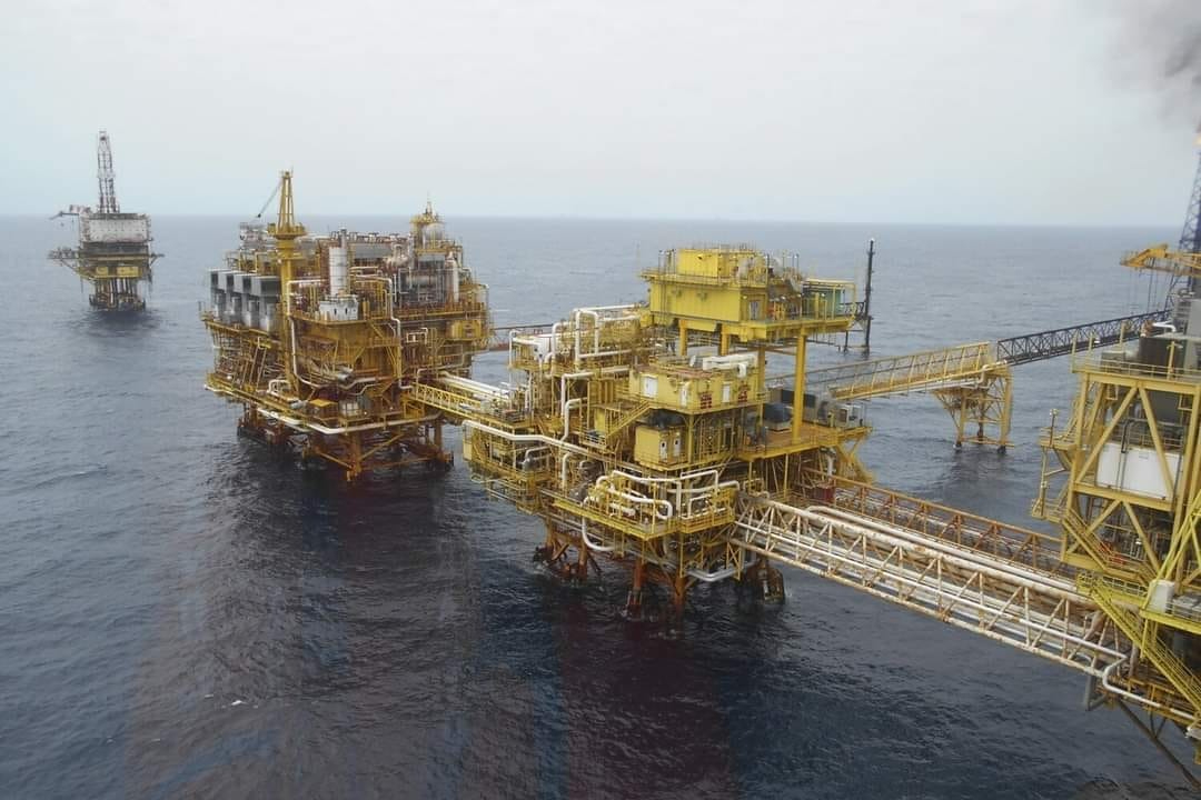 Trabajadores expuestos: plataformas petroleras sin resguardo ni equipos