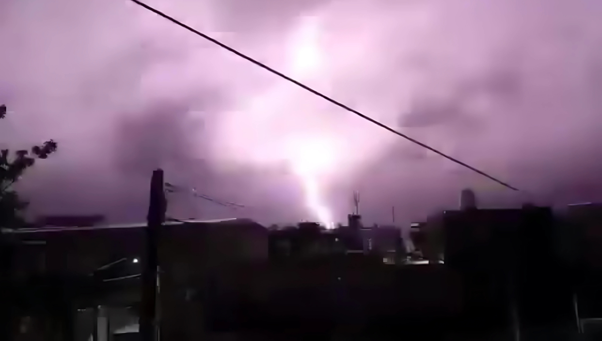 Tormenta eléctrica en Ciudad del Carmen provoca apagones y encharcamientos