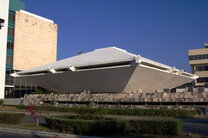 Diseñó edificios icónicos como el Palacio de Gobierno, la Cámara de Diputados y espacios públicos como el parque Moch Couoh Diseñó edificios icónicos como el Palacio de Gobierno, la Cámara de Diputados y espacios públicos como el parque Moch Couoh