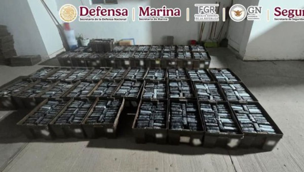 El decomiso de más de mil paquetes de cocaína representa un golpe significativo contra las redes del crimen organizado El decomiso de más de mil paquetes de cocaína representa un golpe significativo contra las redes del crimen organizado