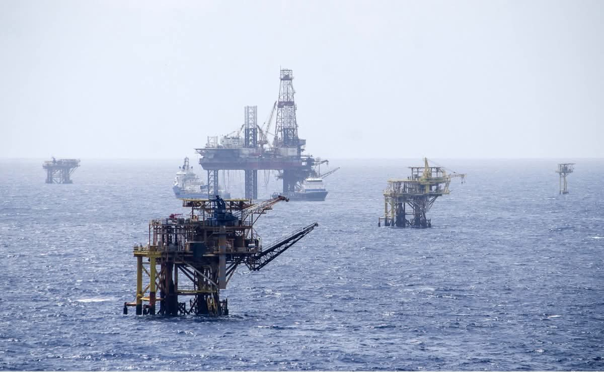 PEMEX enfrenta crisis en sus plataformas de la Sonda de Campeche y Ciudad del Carmen. PEMEX enfrenta crisis en sus plataformas de la Sonda de Campeche y Ciudad del Carmen.