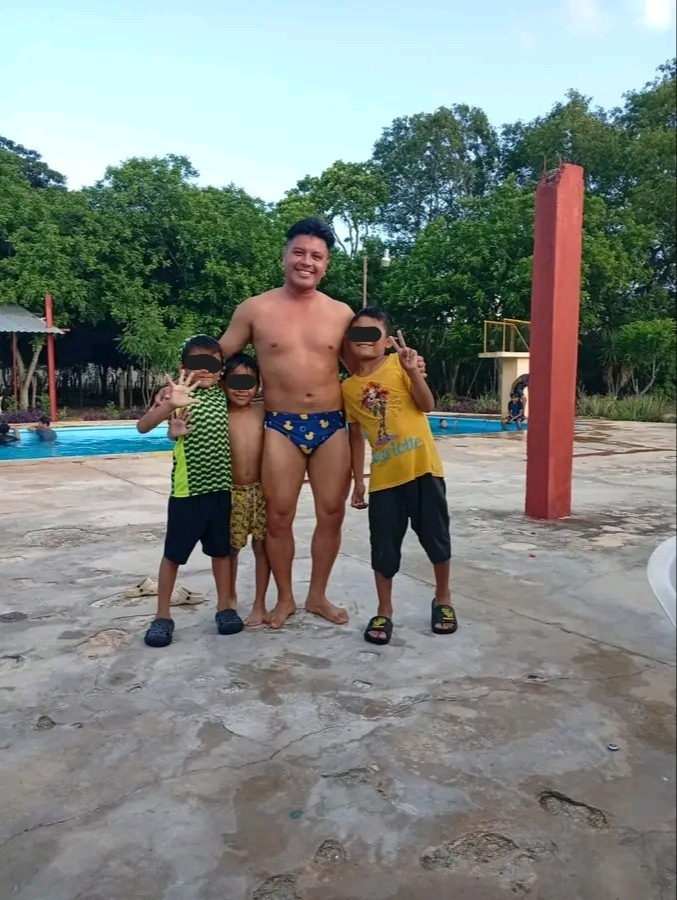 Emiliano Quintal visitó el balneario en compañía de su familia. Emiliano Quintal visitó el balneario en compañía de su familia.