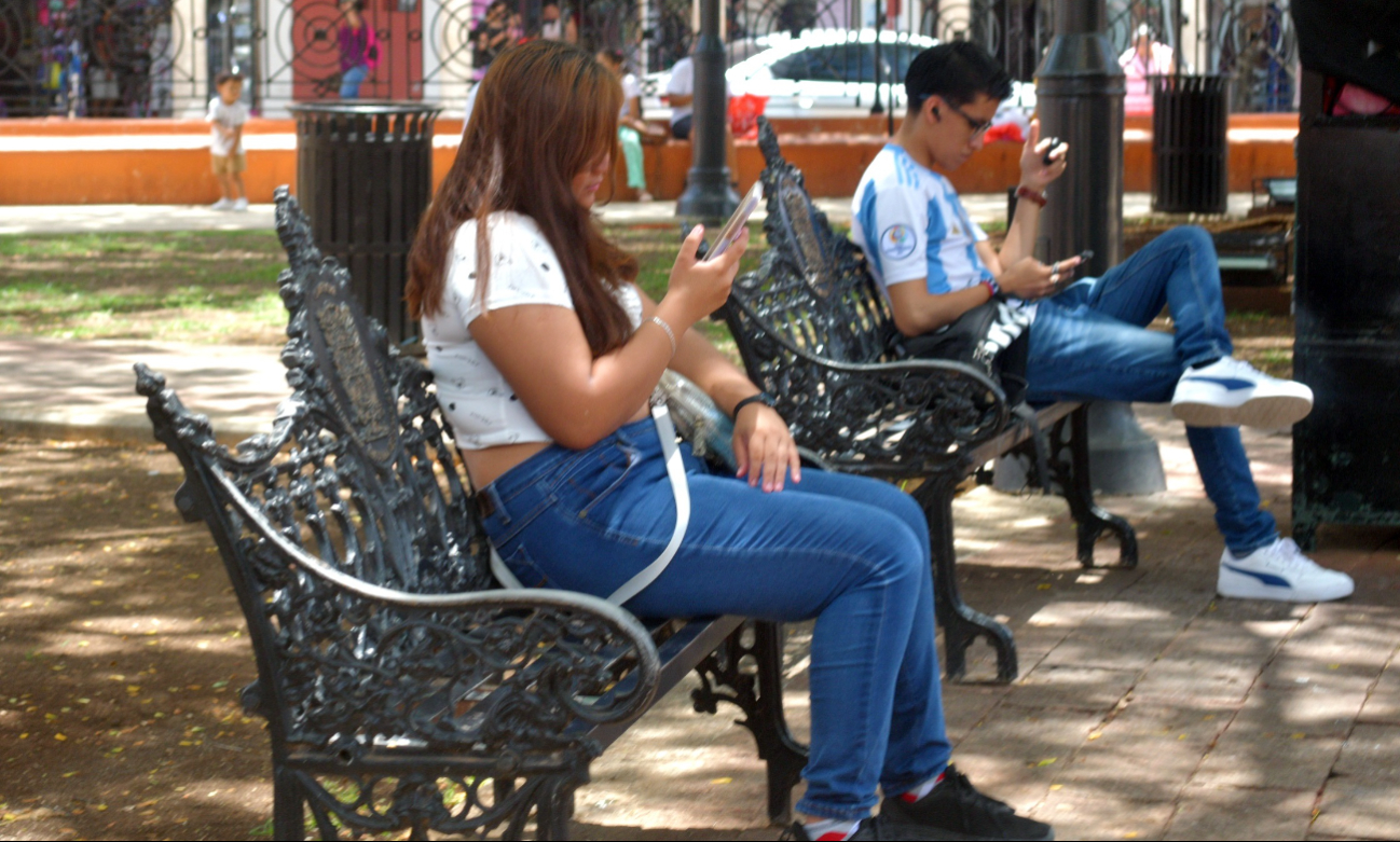 Las jovencitas suelen ser víctimas de los acosadores.