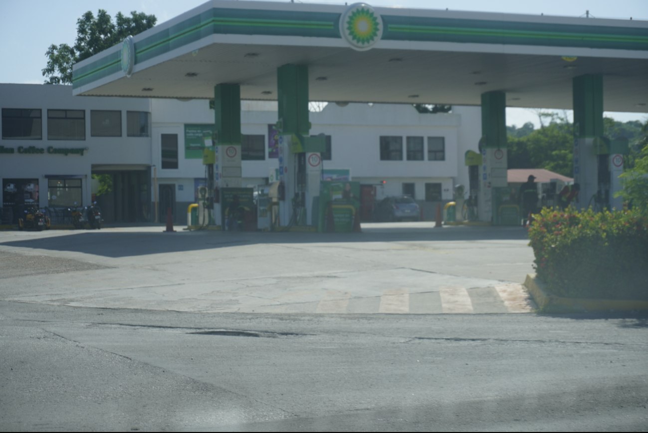 Gasolina en la región sureste rebasa la media nacional. Gasolina en la región sureste rebasa la media nacional.