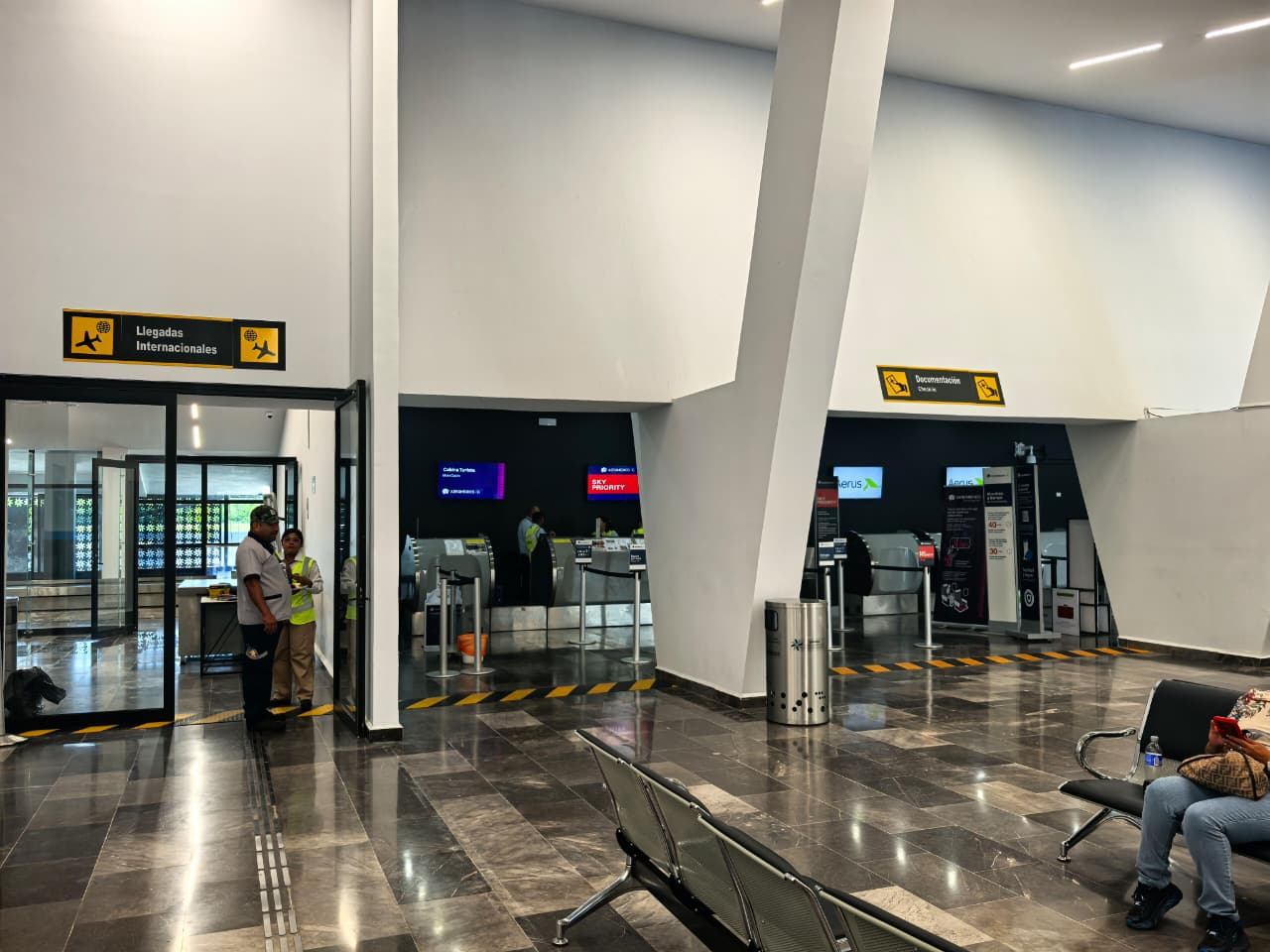 Obras incluyen ampliación de pista, nueva torre de control y renovación de la terminal. Obras incluyen ampliación de pista, nueva torre de control y renovación de la terminal.