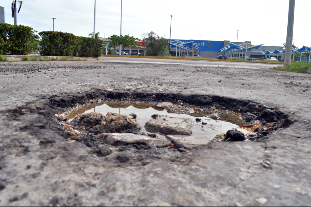 Ayuntamiento de Campeche criticado por abandono en calles e iluminación Ayuntamiento de Campeche criticado por abandono en calles e iluminación