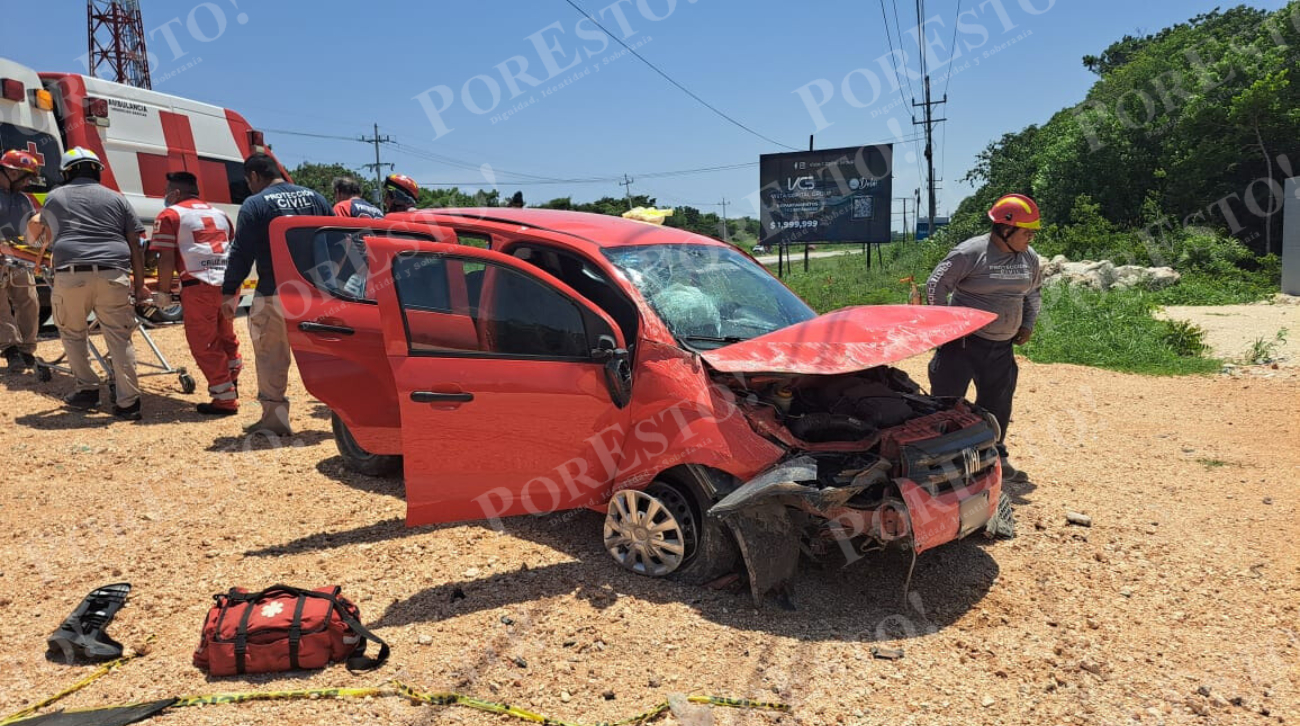 El hombre aparentemente se quedó dormido mientras conducía, lo que ocasionó el accidente El hombre aparentemente se quedó dormido mientras conducía, lo que ocasionó el accidente