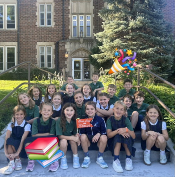 Los pequeños de la escuela católica lucían felices por haber regresado a clases. Los pequeños de la escuela católica lucían felices por haber regresado a clases.