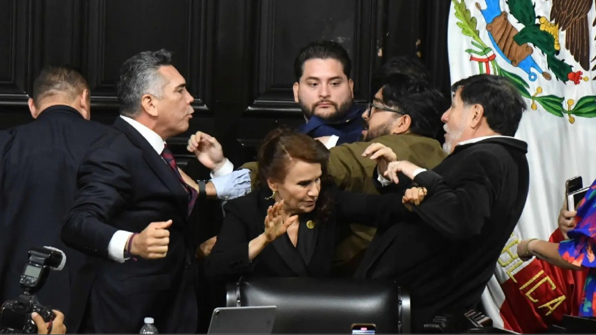 Castillo Dzib afirma que pleito de Alito en el Senado acelerará su desafuero. Castillo Dzib afirma que pleito de Alito en el Senado acelerará su desafuero.