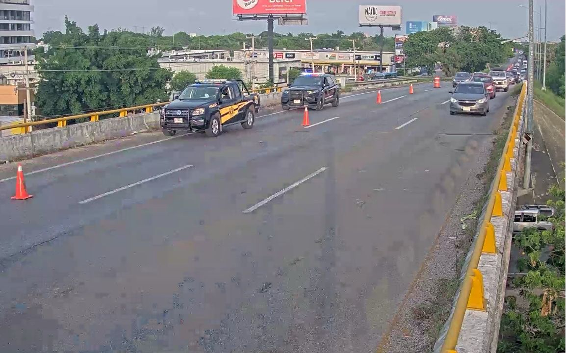 El carril permanecerá cerrado hasta nuevo aviso El carril permanecerá cerrado hasta nuevo aviso
