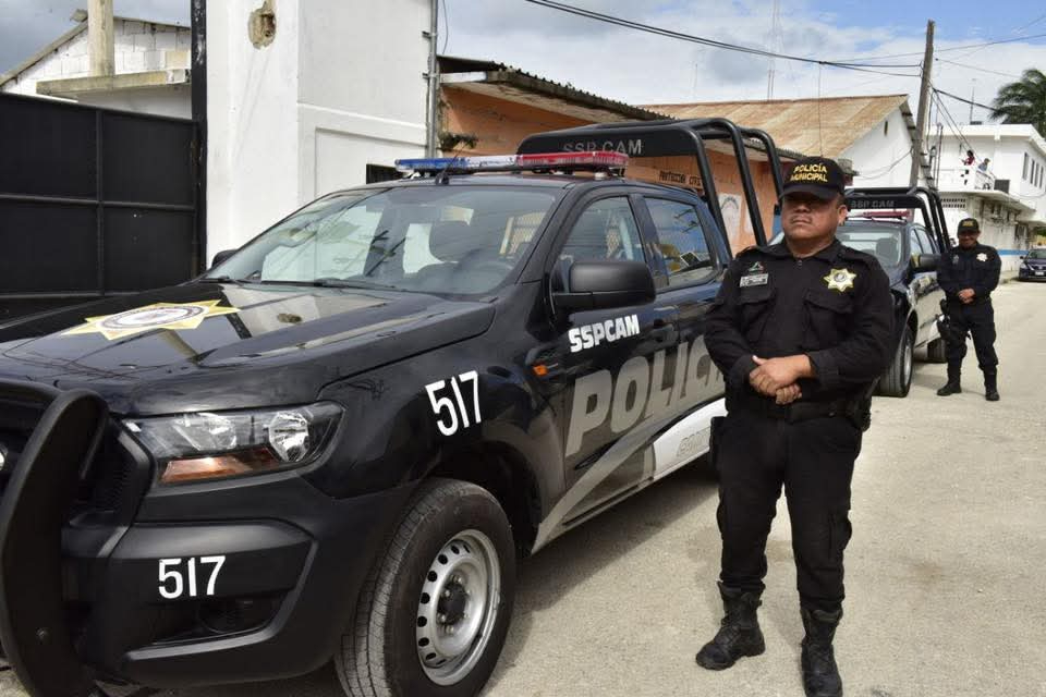 El presunto ladrón amenazó con cuchillo a la cajera y se llevó 6 mil pesos. El presunto ladrón amenazó con cuchillo a la cajera y se llevó 6 mil pesos.