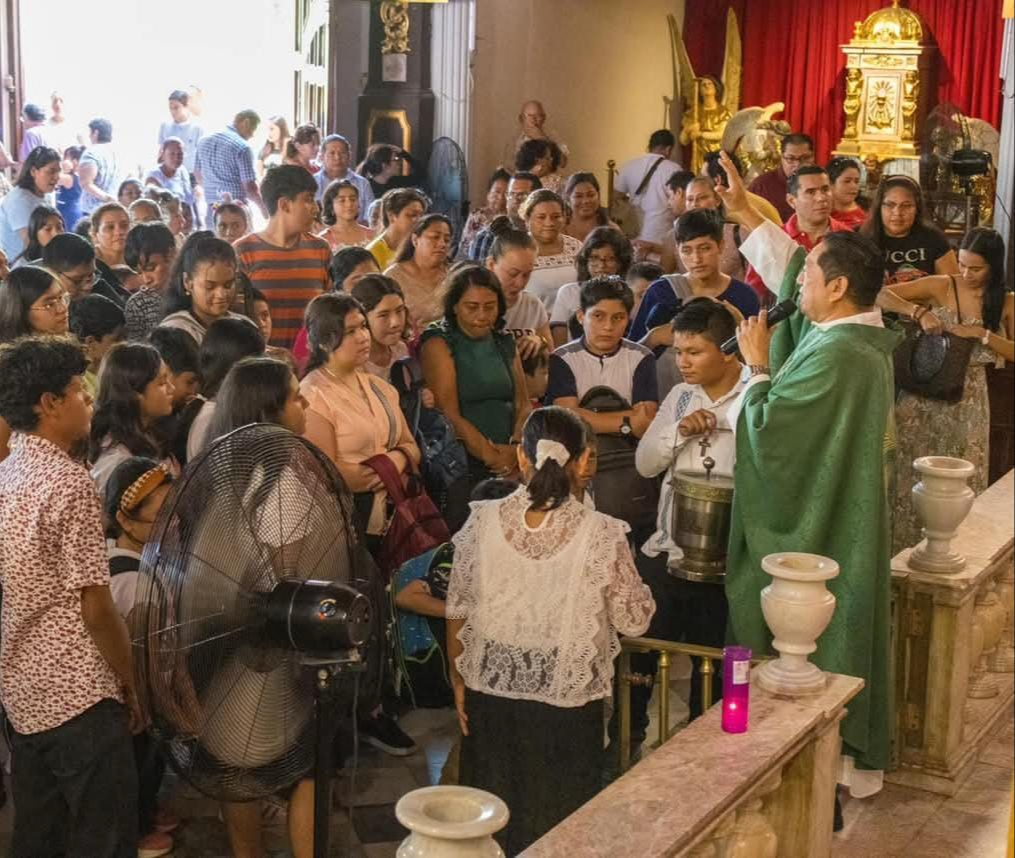 Bendicen útiles escolares en Ciudad del Carmen Bendicen útiles escolares en Ciudad del Carmen