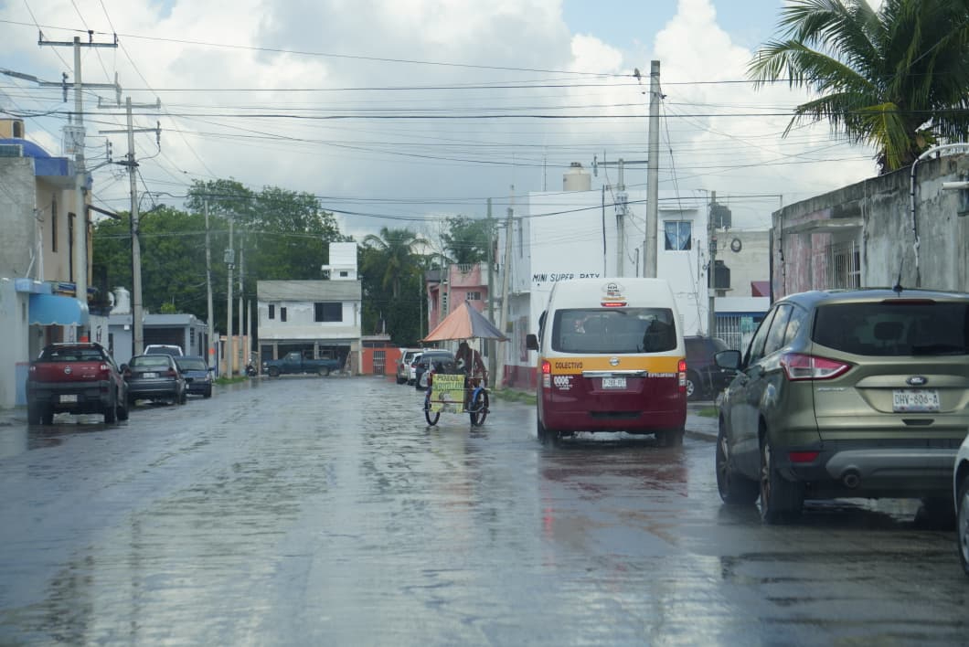 Onda Tropical  27 sorprende a Campechanos con actividad eléctrica y fuertes vientos