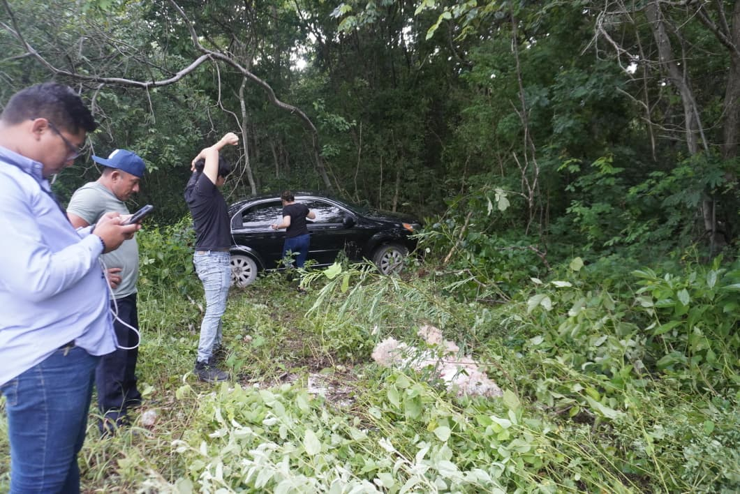 Un automóvil familiar salió de la vía entre los clubes Náutico y Mar Azul; sin lesionados graves. Un automóvil familiar salió de la vía entre los clubes Náutico y Mar Azul; sin lesionados graves.