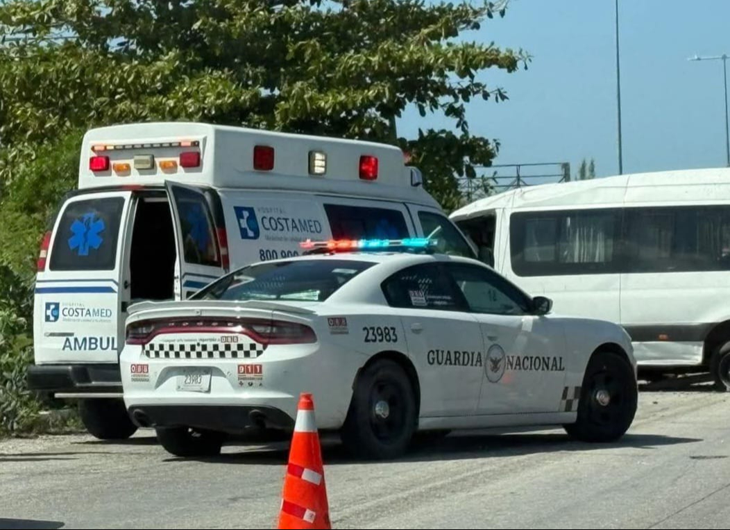 Accidente en carretera hacia Cancún paraliza el tráfico