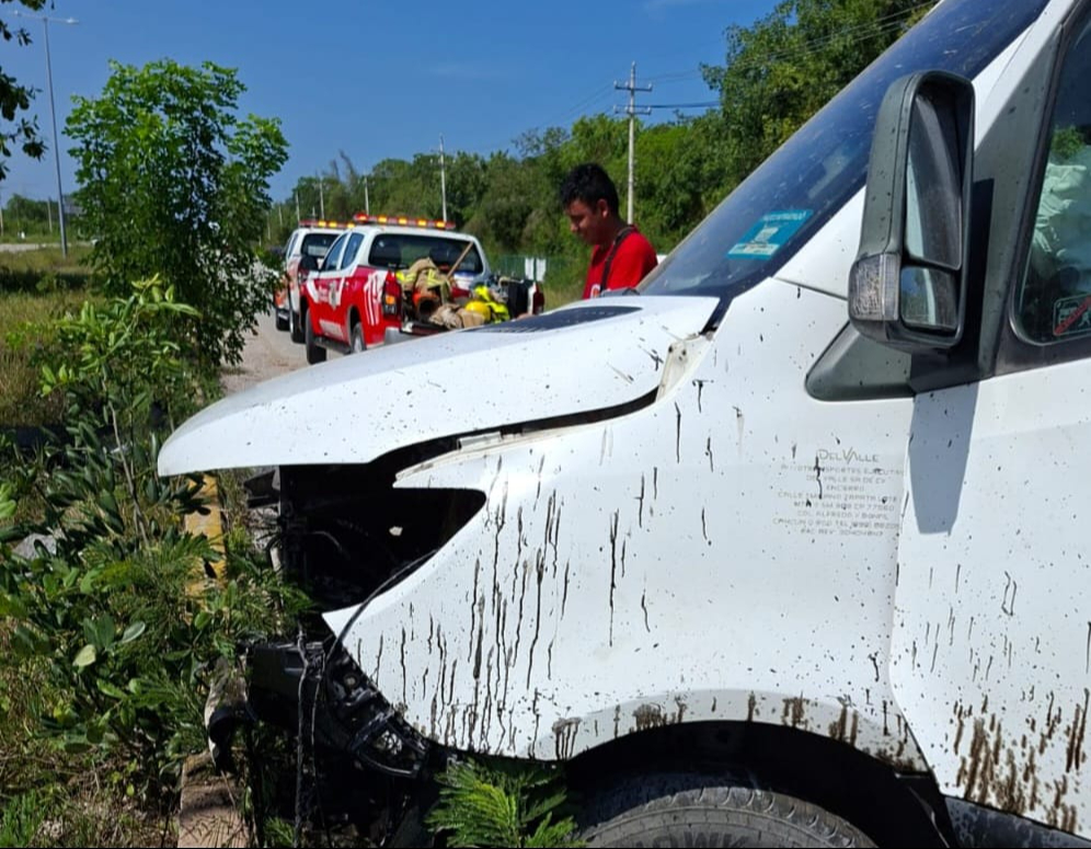 Accidente en carretera hacia Cancún paraliza el tráfico