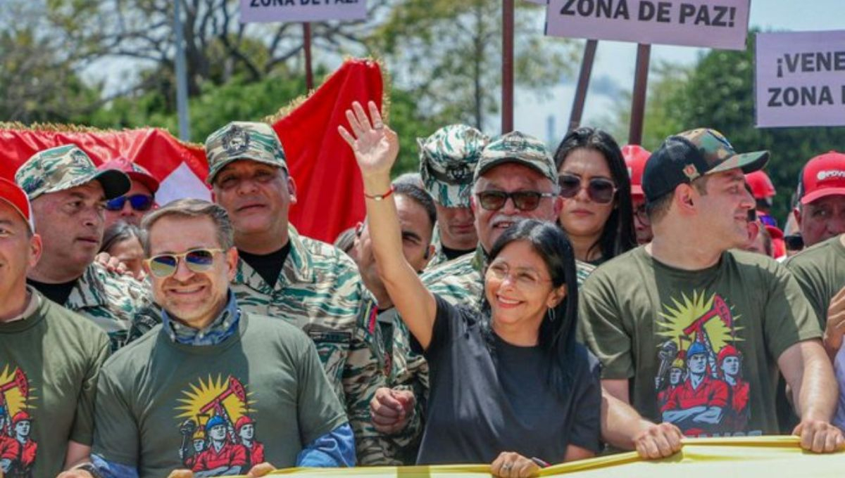 Delcy Rodríguez, vicepresidenta ejecutiva de Venezuela (de negro) Delcy Rodríguez, vicepresidenta ejecutiva de Venezuela (de negro)