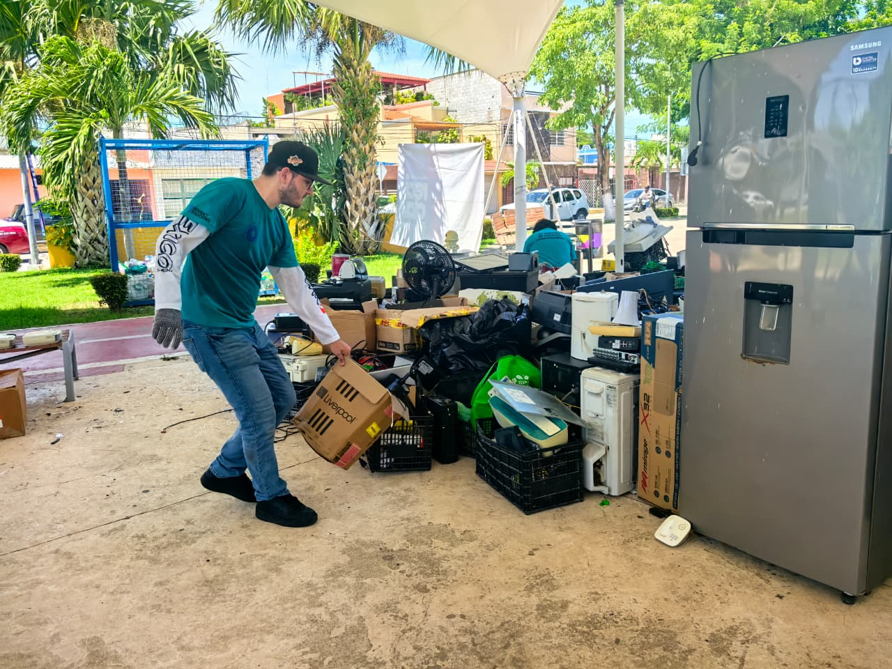 Empresas locales, especialmente del sector petrolero, son de las principales participantes y reciben constancias de disposición adecuada.