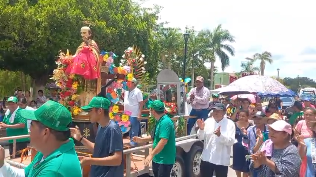 Imágenes patronales recorren Palizada en procesión de pescadores