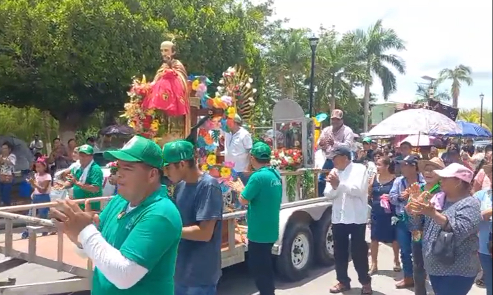 Pescadores de Palizada cumplen promesa de fe con procesión fluvial y terrestre