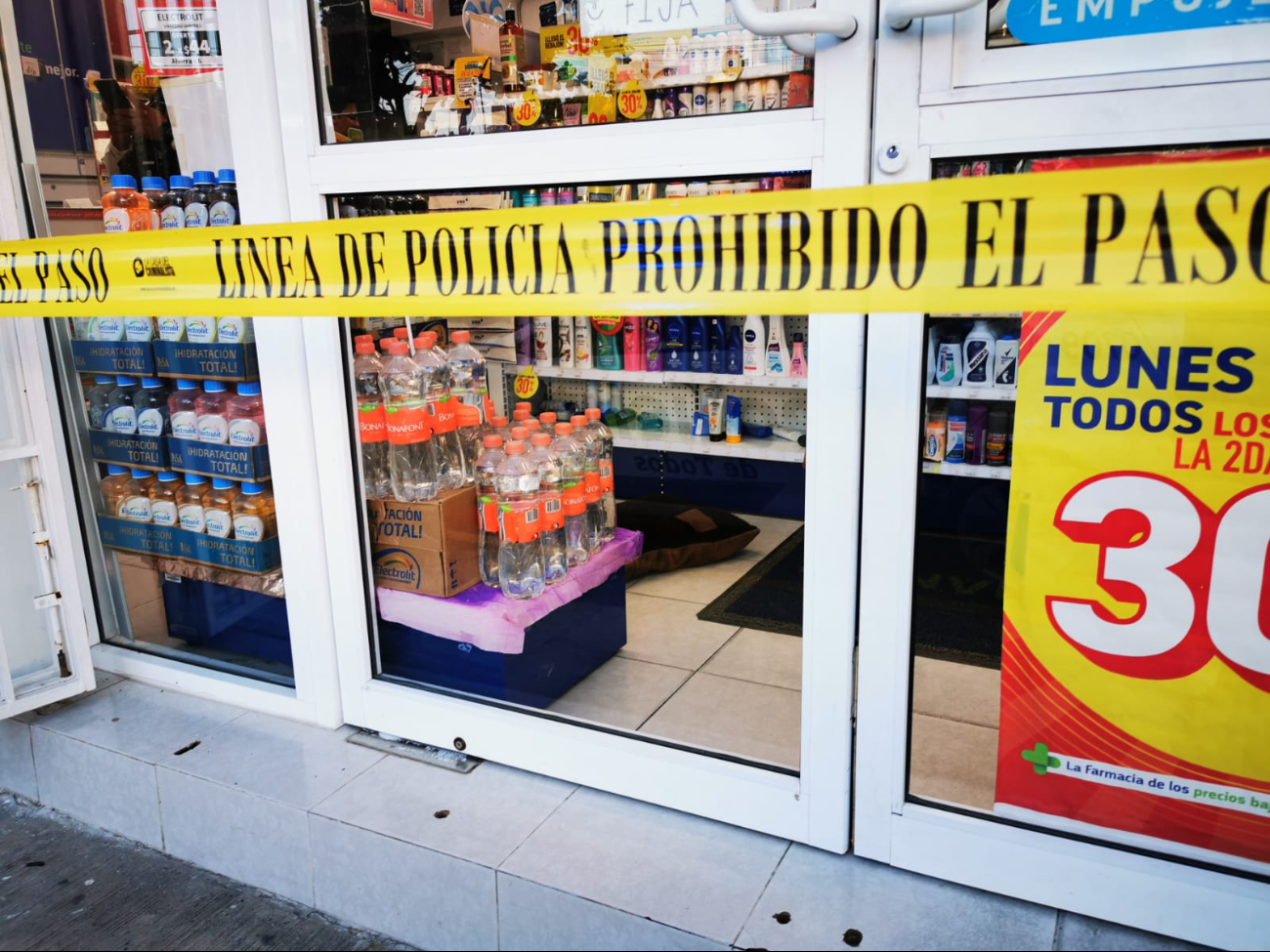 Asalto en farmacia Yza moviliza a corporaciones policiacas en Ciudad del Carmen