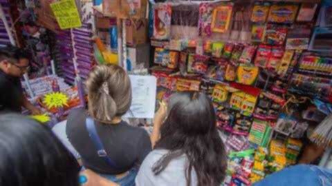 Los padres de familia buscan ls mejores precios para completar la lista. Los padres de familia buscan ls mejores precios para completar la lista.