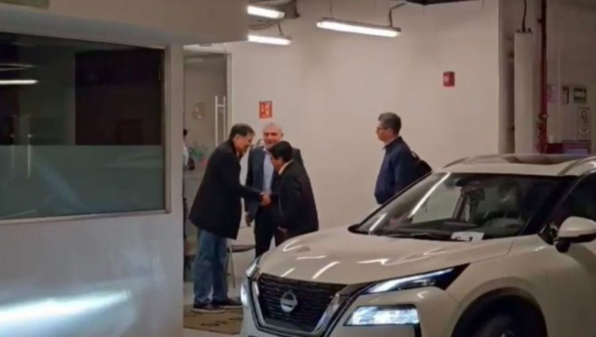 El próximo presidente de la SCJN, Hugo Aguilar, fue recibido por los senadores Adán Augusto López y Gerardo Fernádez Noroña El próximo presidente de la SCJN, Hugo Aguilar, fue recibido por los senadores Adán Augusto López y Gerardo Fernádez Noroña