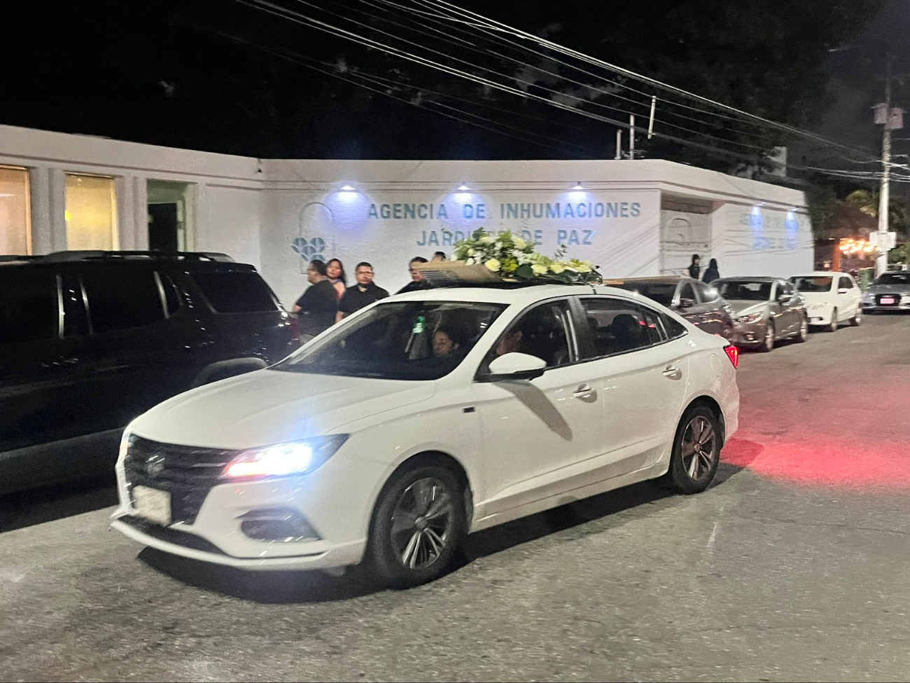 Los colaboradores del líder fallecido arribaron al lugar para expresar sus condolencias a los familiares Los colaboradores del líder fallecido arribaron al lugar para expresar sus condolencias a los familiares