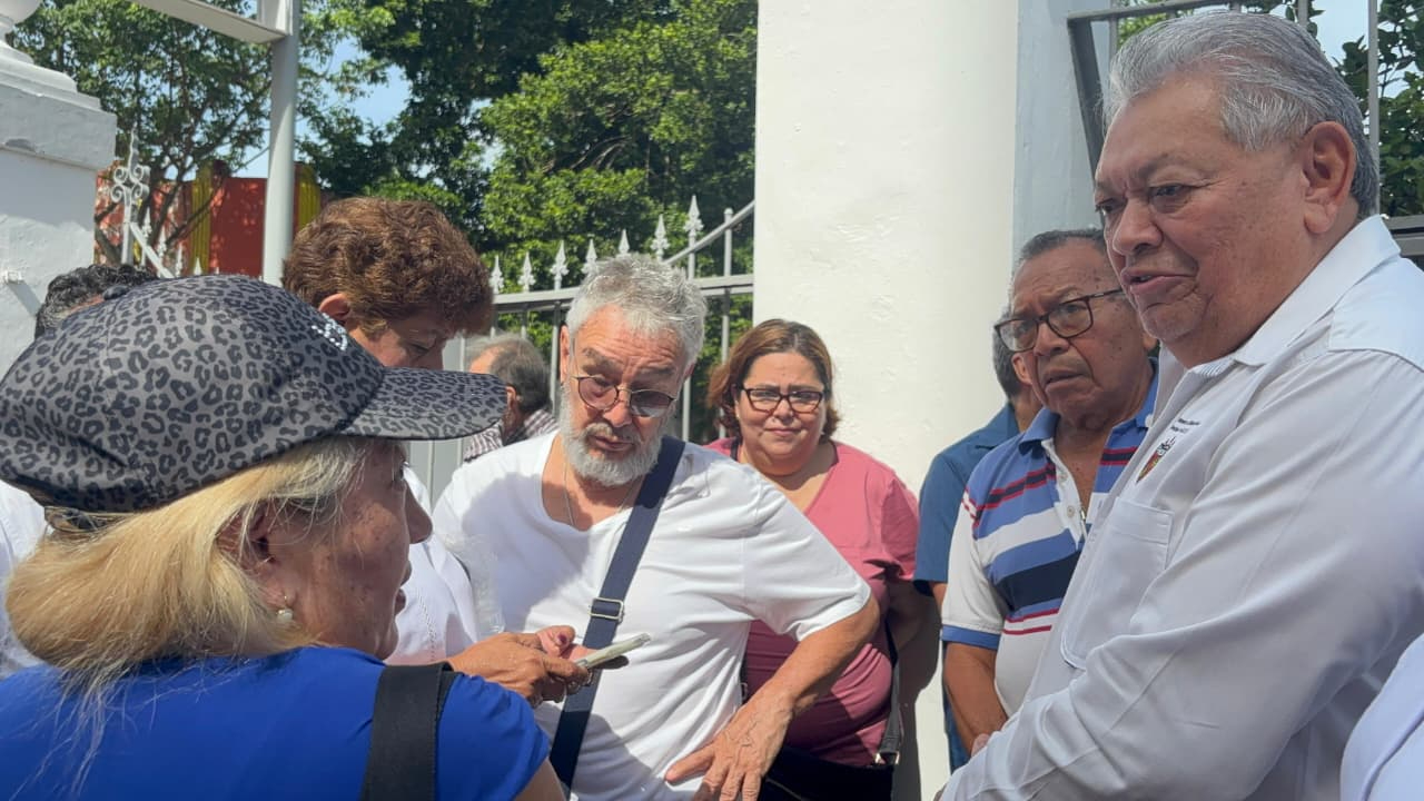 Más de 10 mil derechohabientes están afectados, muchos con enfermedades crónicas y sin acceso a tratamientos oncológicos o cirugías.