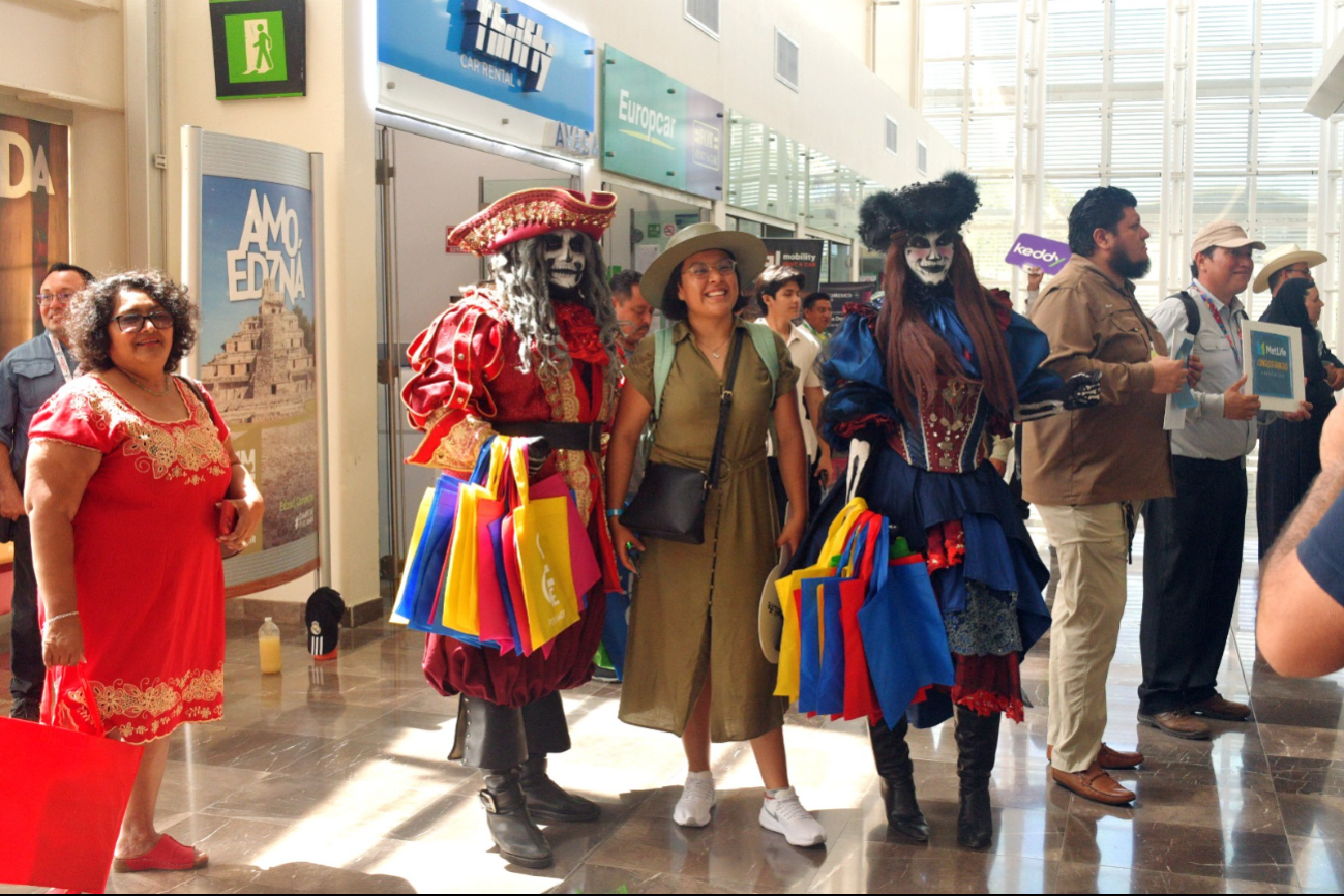 Campeche es sede de turismo “MICE” con la llegada de 31 trabajadores premiados por una aseguradora internacional.