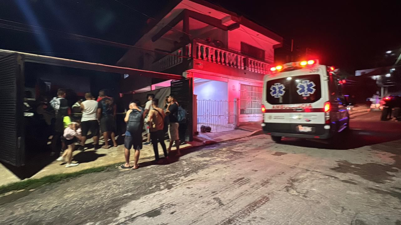 El agresor presuntamente atacó a su pareja sentimental antes de enfrentar a la Policía Estatal.