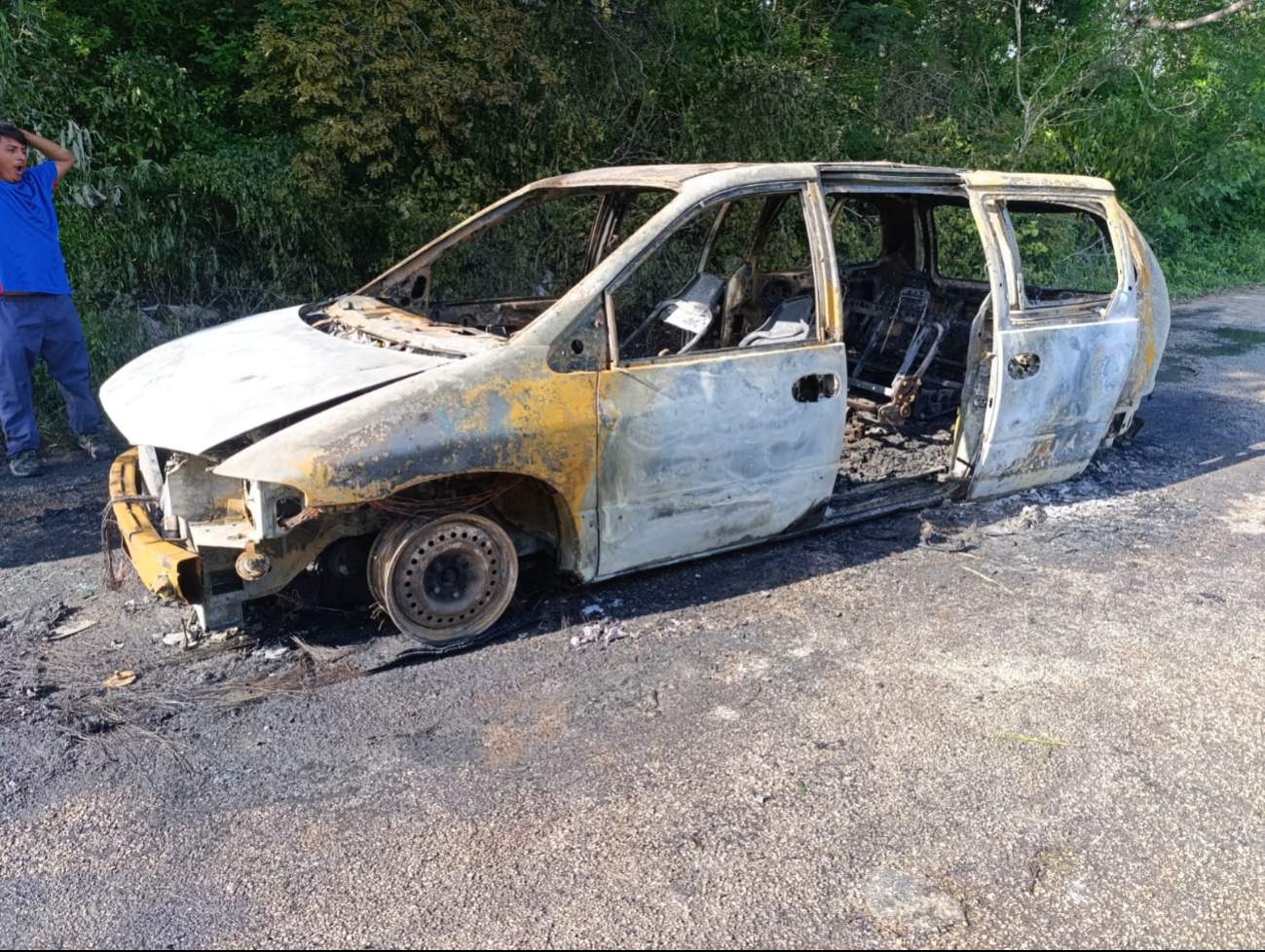 Se incendia unidad rumbo a Yucatán; trabajadores logran salir ilesos